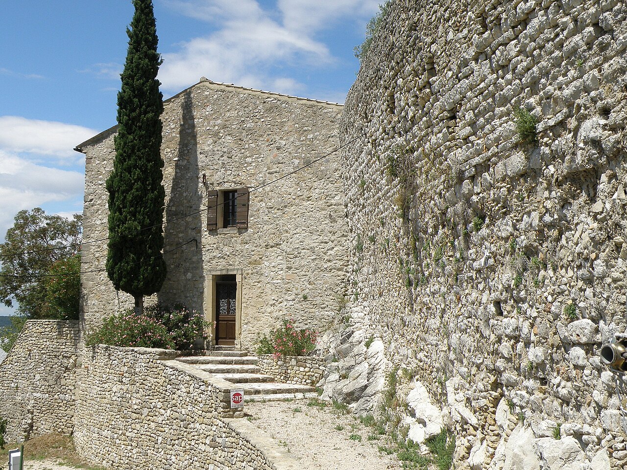 Ruines du Château d'Entrechaux